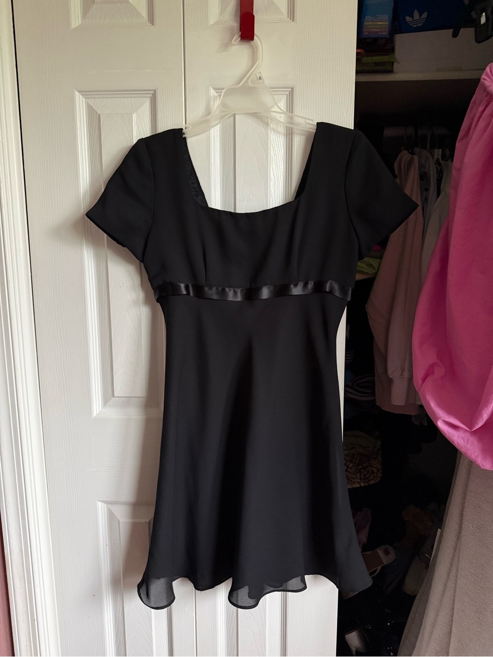 Donna Ricco Black Short-Sleeve Fit-and-Flare Mini Dress with Satin Trim sz 6